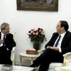 Thủ tướng Italy Paolo Gentiloni (trái) và người đồng cấp Tunisian Youssef Chahed. (Nguồn: AP)