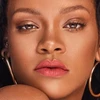 Với 14 thỏi son của Fenty Beauty, Rihanna là nữ hoàng màu son dị biệt