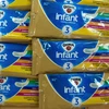 Sản phẩm mẫu sữa công thức dành cho trẻ sơ sinh của Tập đoàn Lactalis được đưa đến phòng thí nghiệm của Bộ Y tế Peru ở Lima để kiểm tra ngày 11/12. (Nguồn: AFP/TTXVN)