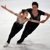 Cặp vận động viên Triều Tiên Ryom Tae-ok và Kim Ju-sik biểu diễn tại cuộc thi trượt băng nghệ thuật Nebelhorn Trophy ở Oberstdorf, Đức ngày 29/9. (Nguồn: AFP/TTXVN)