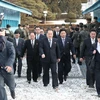Chủ tịch Ủy ban thống nhất Hòa bình Triều Tiên (CPRK), Trưởng đoàn đàm phán Triều Tiên Ri Son-gwon (giữa) tới dự cuộc đàm phán cấp cao liên Triều ở làng đình chiến Panmunjom ngày 9/1. (Nguồn: Yonhap/TTXVN)