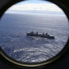 Tàu hải quân HMAS Success của Australia quét khu vực nam Ấn Độ Dương, gần bờ biển phía tây Australia trong chiến dịch tìm kiếm máy bay mất tích MH370 ngày 31/3/2014. (Nguồn: AP/TTXVN)