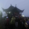 Du khách đến dâng hương tại chùa Đồng, Yên Tử năm 2018. (Ảnh: Quý Trung/TTXVN)