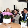 Chủ tịch Quốc hội Nguyễn Thị Kim Ngân thăm Trung tâm nông nghiệp công nghệ cao tại Westland. (Ảnh: Trọng Đức/TTXVN)
