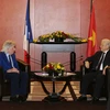 Tổng Bí thư Nguyễn Phú Trọng tiếp Chủ tịch Hội Hữu nghị Pháp-Việt Gérard Daviot. (Ảnh: Trí Dũng/TTXVN)