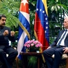 Tân Chủ tịch Cuba Miguel Díaz-Canel Bermúdez (phải) tiếp Tổng thống Venezuela Nicolás Maduro. (Nguồn: EFE)