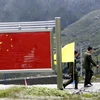 Binh sỹ Trung Quốc tại khu vực Nathu La, biên giới Ấn Độ-Trung Quốc ngày 5/7/2006. (Nguồn: AFP/TTXVN)