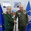 Chủ tịch Ủy ban Quân sự Liên minh châu Âu Mikhail Kostarakos tiếp Thứ trưởng Nguyễn Chí Vịnh. (Ảnh: TTXVN/phát)