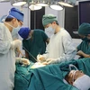 Phẫu thuật nội soi ổ bụng tại Bệnh viện Gang thép Thái Nguyên. (Ảnh: Hoàng Nguyên/TTXVN)