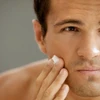 Quy trình chăm sóc da mặt đơn giản giúp các chàng “trẻ mãi không già”