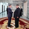 Ngày 26/5, Tổng thống Hàn Quốc Moon Jae-in và nhà lãnh đạo Triều Tiên Kim Jong-un đã bất ngờ có cuộc họp tại làng đình chiến Panmunjom thuộc Khu phi quân sự liên Triều. (Nguồn: THX/TTXVN)