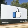 Biển hiệu Facebook tại trụ sở ở California, Mỹ. (Nguồn: Kyodo/TTXVN)