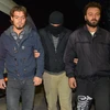 Cảnh sát Thổ Nhĩ Kỳ bắt giữ các đối tượng tình nghi là thành viên IS ngày 10/11/2017. (Ảnh: AFP/TTXVN)