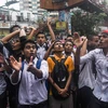 Học sinh Bangladesh tham gia biểu tình tại thủ đô Dhaka ngày 2/8, nhằm phản đối tình trạng mất an toàn giao thông đường bộ. (Ảnh: AFP/TTXVN)
