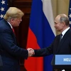 Tổng thống Mỹ Donald Trump (trái) và Tổng thống Nga Vladimir Putin tại hội nghị thượng đỉnh ở Helsinki, Phần Lan ngày 16/7/2018. (Ảnh: AFP/TTXVN)