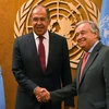 Tổng Thư ký Liên hợp quốc Antonio Guterres (phải) và Ngoại trưởng Nga Sergey Lavrov (trái) tại cuộc gặp ở New York. (Ảnh: AFP/TTXVN)