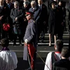 Thái tử Charles và Tổng thống Đức Frank-Walter Steinmeier (phía sau) tại lễ tưởng niệm. (Nguồn: Reuters)