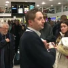 Hành khách tại sân bay Gatwick. (Nguồn: bbc.com)