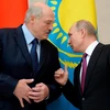 Tổng thống Nga Vladimir Putin và người đồng cấp Belarus Alexander Lukashenko. (Nguồn: AFP)