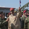 Tổng thống Venezuela Nicolas Maduro (giữa) thị sát một cuộc diễn tập quân sự căn cứ hải quân Agustin Armario ở Puerto Cabello, bang Carabobo, Venezuela, ngày 27/1/2019. (Ảnh: AFP/TTXVN)