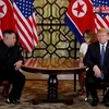 Ông Kim và ông Trump tiếp xúc với báo chí trước cuộc trao đổi tay đôi trong ngày làm việc thứ hai.
