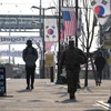 Một binh sỹ bên ngoài căn cứ của Mỹ tại Pyeongtaek, Hàn Quốc. (Nguồn: AFP)