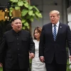 Tổng thống Mỹ Donald Trump (phải) và Chủ tịch Triều Tiên Kim Jong-un tại Hội nghị thượng đỉnh Mỹ-Triều lần hai ở Hà Nội ngày 28/2/2019. (Ảnh: AFP/TTXVN) 