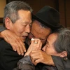 Công dân Triều Tiên trong cuộc hội ngộ với người thân ở Hàn Quốc tại buổi đoàn tụ gia đình ly tán ở khu nghỉ dưỡng núi Kumgang. (Ảnh: AFP/TTXVN)