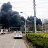 Khói bốc ngùn ngụt tại hiện trường vụ nổ nhà máy hóa chất ở thành phố Diêm Thành, tỉnh Giang Tô, Trung Quốc ngày 21/3/2019. (Ảnh: AFP/TTXVN)