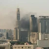 [Video] Toàn cảnh vụ cháy trung tâm thương mại Central World ở Bangkok