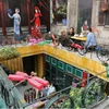 Quán càphê làm bằng vật liệu tái chế trong phố cổ Hà Nội