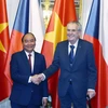 Thủ tướng Nguyễn Xuân Phúc hội kiến Tổng thống Séc Milos Zeman. (Ảnh: Thống Nhất/ TTXVN)