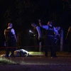 Cảnh sát điều tra tại hiện trường vụ nổ súng gần West Lake, Chicago (Mỹ). (Ảnh: AFP/TTXVN)