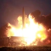 (Ảnh do Hãng thông tấn Trung ương Triều Tiên KCNA đăng phát ngày 7/8/2019): Vụ thử tên lửa chiến thuật thế hệ mới tại một địa điểm ở Triều Tiên, ngày 6/8/2019. (Ảnh: Yonhap/TTXVN)
