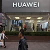 Cửa hàng của Huawei tại Thượng Hải, Trung Quốc. (Ảnh: AFP/TTXVN)