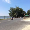 Đập Hòa Duân ở thị trấn Thuận An, huyện Phú Vang nay đã được hàn khẩu trở thành tuyến Quốc lộ 49B. (Ảnh: Đỗ Trưởng/TTXVN)