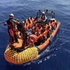 Người di cư được cứu trên Địa Trung Hải ngày 12/8/2019. (Ảnh: AFP/TTXVN)