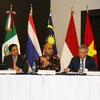 Các đại sứ và đại diện các Đại sứ quán ASEAN tại Mexico tham dự diễn đàn. (Ảnh: Lưu Việt Hùng/TTXVN)