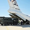 Máy bay vận tải Nga chở các bộ phận của Hệ thống phòng thủ tên lửa S-400 sau khi hạ cánh tại căn cứ không quân Murted ở Ankara, Thổ Nhĩ Kỳ ngày 27/8/2019. (Ảnh: AFP/TTXVN)