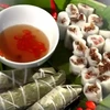 [Video] Bánh tẻ làng Chờ, món ăn thuần Việt làm say lòng du khách 