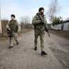 Binh sỹ Ukraine tuần tra tại làng Katerynivka, vùng Lugansk, miền Đông Ukraine ngày 2/11/2019. (Ảnh: AFP/TTXVN)