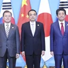 Tổng thống Hàn Quốc Moon Jae-in (bên trái), Thủ tướng Trung Quốc Lý Khắc Cường (ở giữa) và Thủ tướng Nhật Bản Shinzo Abe (bên phải) tại cuộc gặp ở Thành Đô, Trung Quốc ngày 24/12/2019. (Ảnh: THX/TTXVN)