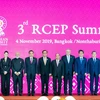 Lãnh đạo các nước thành viên Hiệp định Đối tác Kinh tế Toàn diện khu vực (RCEP) chụp ảnh chung tại Hội nghị thượng đỉnh RCEP lần thứ 3 ở Bangkok, Thái Lan, ngày 4/11/2019. (Ảnh: AFP/TTXVN)