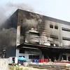 Hiện trường vụ hỏa hoạn tại công trường xây dựng nhà kho thành phố Icheon, tỉnh Gyeonggi, Hàn Quốc ngày 29/4/2020. (Ảnh: Yonhap/TTXVN)