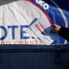 Nhiều cử tri ủng hộ bỏ phiếu qua thư. (Ảnh minh họa. Nguồn: France24)