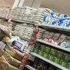 Người dân mua nhu yếu phẩm tại một siêu thị ở Sao Paulo, Brazil. (Ảnh: THX/TTXVN)