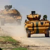 Xe quân sự của Thổ Nhĩ Kỳ trên đường cao tốc ở miền Bắc Syria hồi tháng 3/2020. (Ảnh: AFP/TTXVN)