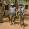 Lực lượng Phái bộ gìn giữ hòa bình Liên hợp quốc tại Nam Sudan (UNMISS) tuần tra tại Leer, Nam Sudan. (Ảnh: AFP/TTXVN)