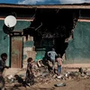 Nhà cửa bị hư hại trong cuộc xung đột tại khu vực Tigray, Ethiopia. (Ảnh: AFP/TTXVN)