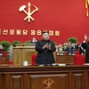 Nhà lãnh đạo Kim Jong-un (giữa) được bầu làm Tổng Bí thư tại Đại hội đại biểu toàn quốc lần thứ VIII của đảng Lao động Triều Tiên, diễn ra ở Bình Nhưỡng ngày 11/1/2021. (Ảnh: Yonhap/TTXVN)